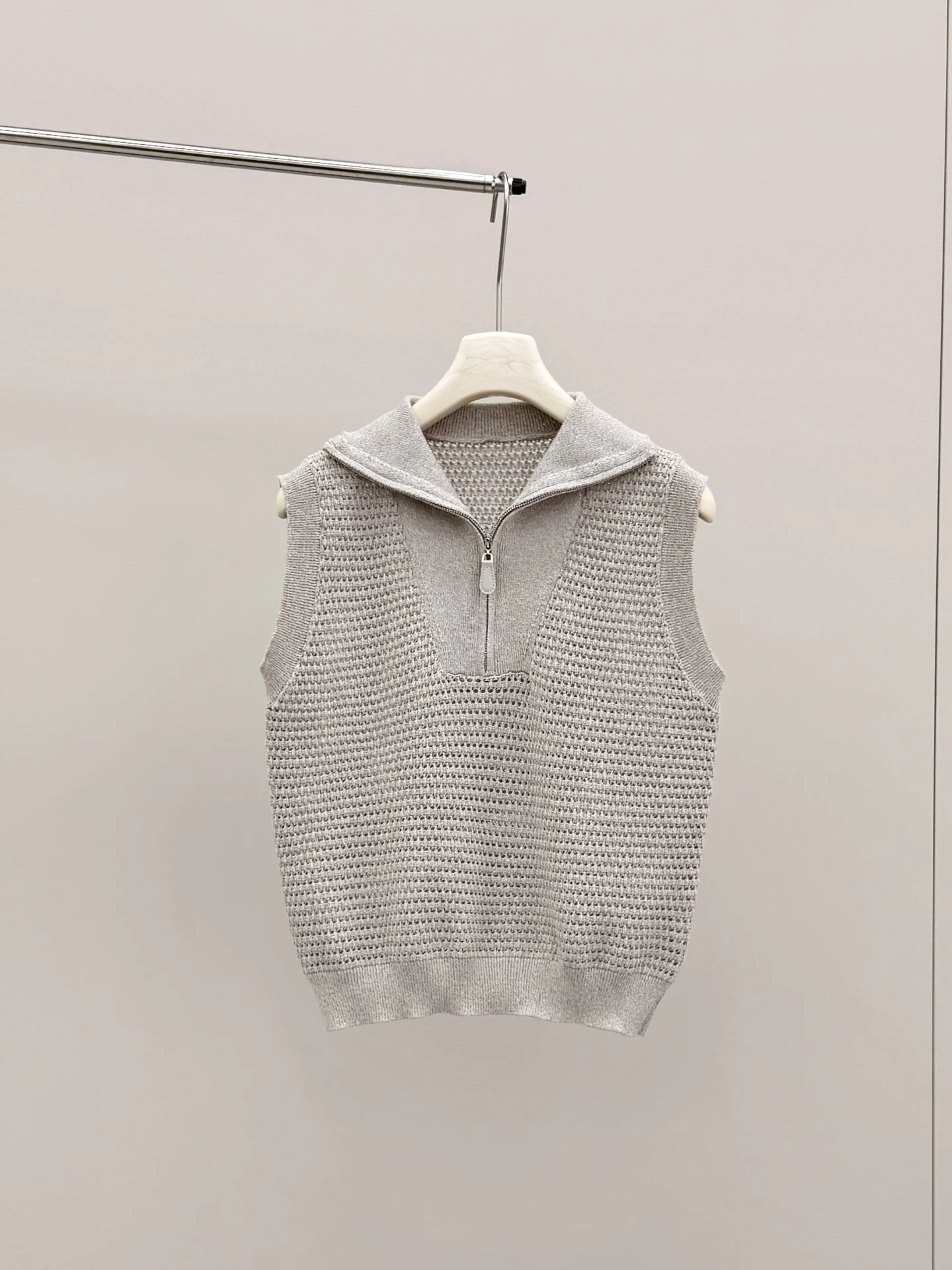 2026 Summer New Arrival: High-Quality Women's Mesh & Sequin Lapel Vest
2026 Summer New Arrival: High-Quality Women's Mesh & Sequin Lapel Vest
