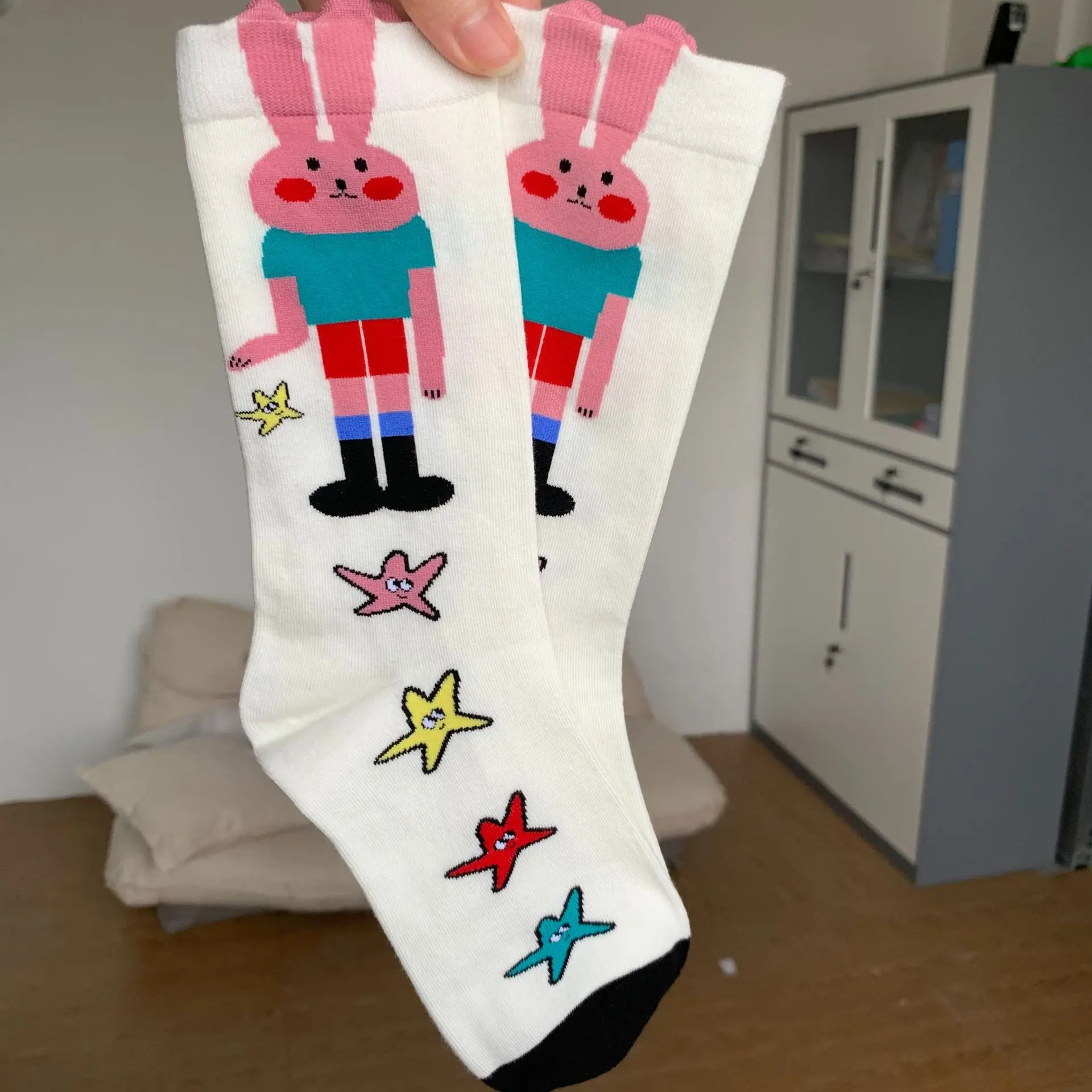 women socks cotton Autumn winter Korean cute kawaii harajuku cartoon rabbit star striped girl mid-tube crew sock lady stockings
women socks cotton Autumn winter Korean cute kawaii harajuku cartoon rabbit star striped girl mid-tube crew sock lady stockings