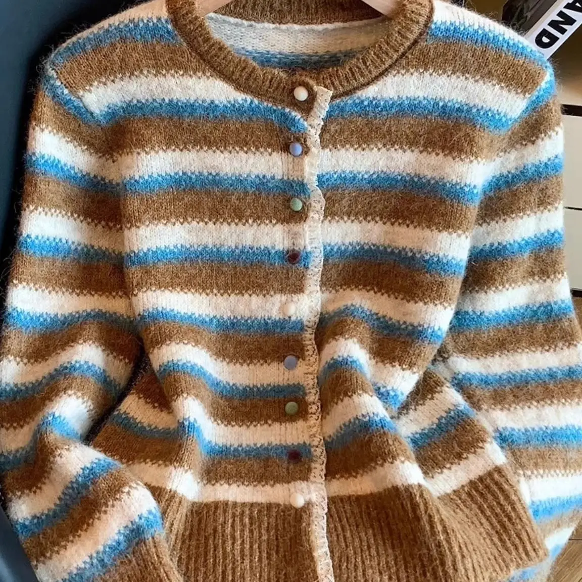 Women Retro Striped Knit Coats 2026 Autumn Contrast Color Cardigan Female Loose Lazy Long Sleeve Sweater Jackets U208
Women Retro Striped Knit Coats 2026 Autumn Contrast Color Cardigan Female Loose Lazy Long Sleeve Sweater Jackets U208