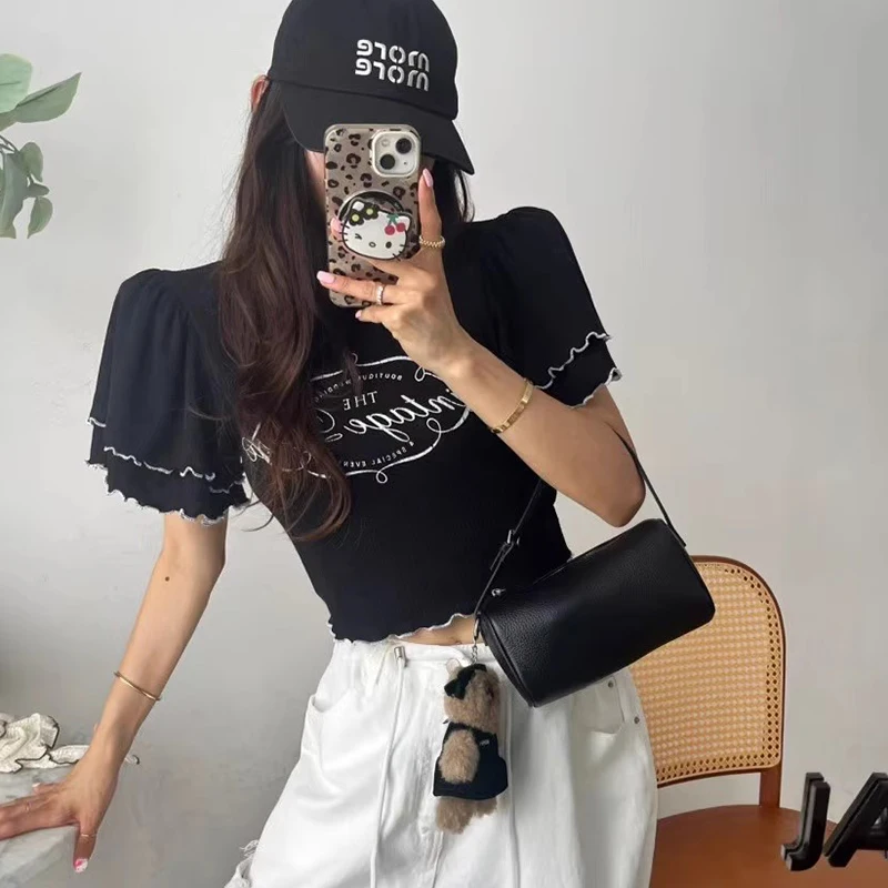 Retro Embroidered Print T-shirt Women Summer New Ruffled Short Sleeved Shirt Double Layer Lace Design Top Korean Knitted Tee
Retro Embroidered Print T-shirt Women Summer New Ruffled Short Sleeved Shirt Double Layer Lace Design Top Korean Knitted Tee