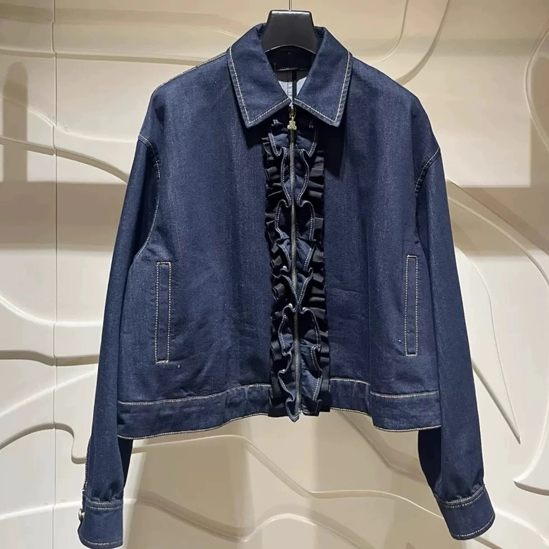 Korean Single L*NVN Spring 2025 Faion Casual Collar Lace Design Denim Jaet Wide Leg Jeans Nine Points Women's Coat
Korean Single L*NVN Spring 2025 Faion Casual Collar Lace Design Denim Jaet Wide Leg Jeans Nine Points Women's Coat