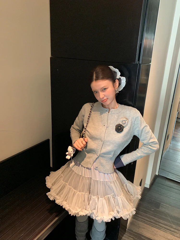 DULA Good Home Camellia Вязаный кардиган с длинными рукавами, женский приталенный топ, повседневный модный дизайн, трикотажная одежда
DULA Good Home Camellia Вязаный кардиган с длинными рукавами, женский приталенный топ, повседневный модный дизайн, трикотажная одежда