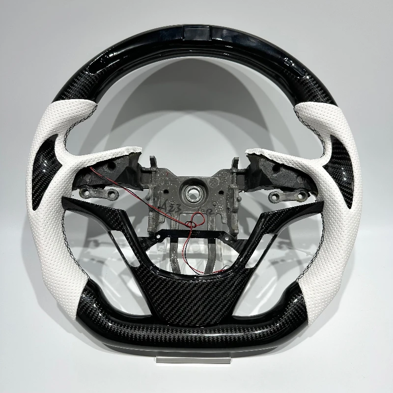 High-quality glossy carbon fiber RPM steering wheel suitable for Hyundai Elantra, Genesis, and Coupe.
High-quality glossy carbon fiber RPM steering wheel suitable for Hyundai Elantra, Genesis, and Coupe.