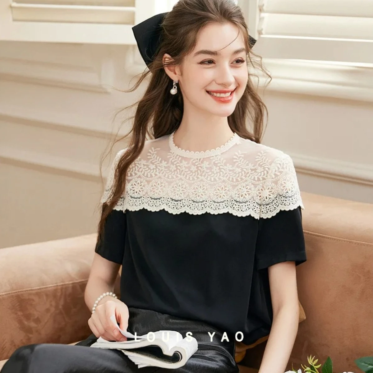 LOUIS YAO Hollow Out Lace Women's T-shirt 2025 Summer New Elegant Round Neck Short Sleeve Women's Tops Thin Section Tee
LOUIS YAO Hollow Out Lace Women's T-shirt 2025 Summer New Elegant Round Neck Short Sleeve Women's Tops Thin Section Tee