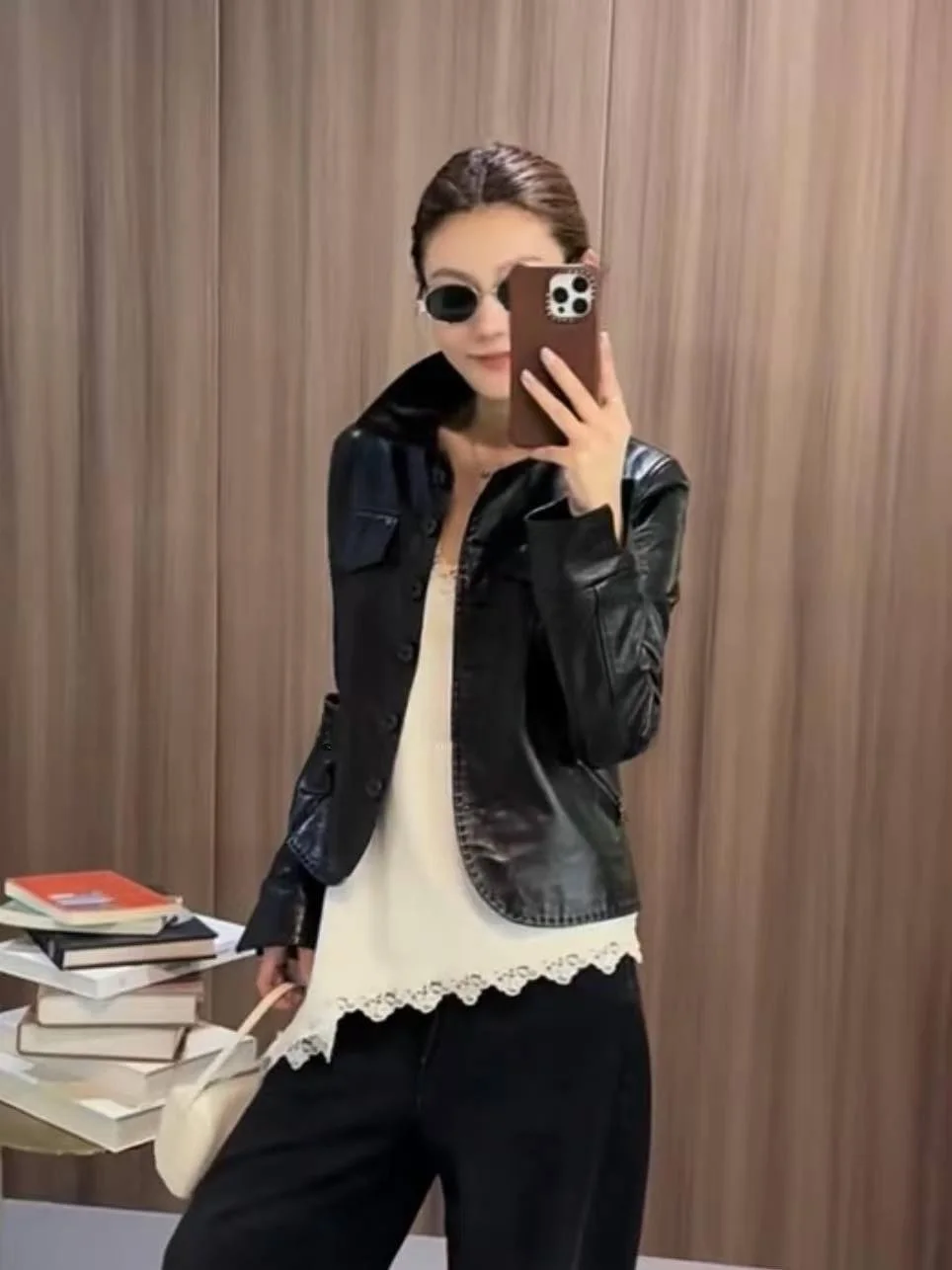 2026 New Style Women's Sheepskin Leather Jacket Casual Long Sleeve Slimming Loose Fit Commute Style Fashionable Outerwear
2026 New Style Women's Sheepskin Leather Jacket Casual Long Sleeve Slimming Loose Fit Commute Style Fashionable Outerwear