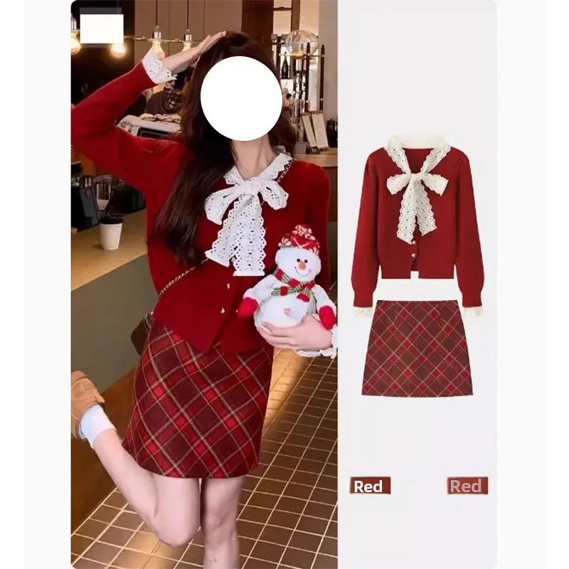 Christmas New Year Checkered Short Skirt And Knitted Cardigan Two-Piece Set Involving Commute Style Regular Fit Long Sleeve
Christmas New Year Checkered Short Skirt And Knitted Cardigan Two-Piece Set Involving Commute Style Regular Fit Long Sleeve
