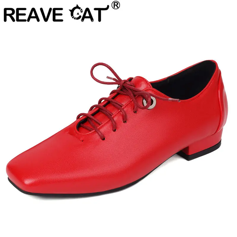Женские офисные туфли REAVE CAT, брендовые мягкие туфли на плоской подошве с квадратным носком и шнуровкой, модные лаконичные повседневные туфли с металлическим украшением диагональю 41, 42, 43
Женские офисные туфли REAVE CAT, брендовые мягкие туфли на плоской подошве с квадратным носком и шнуровкой, модные лаконичные повседневные туфли с металлическим украшением диагональю 41, 42, 43