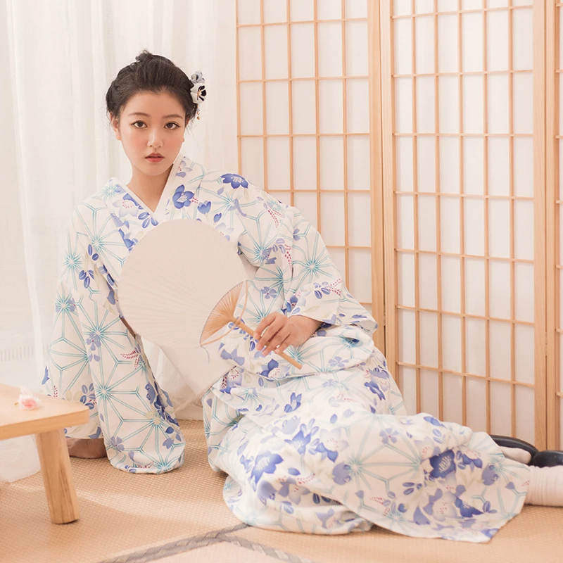 Women's Traditional Japanese Kimono Vintage Autumn/Spring Dress Formal Yukata Photography Dress Cosplay Costume Stage Wear
Women's Traditional Japanese Kimono Vintage Autumn/Spring Dress Formal Yukata Photography Dress Cosplay Costume Stage Wear