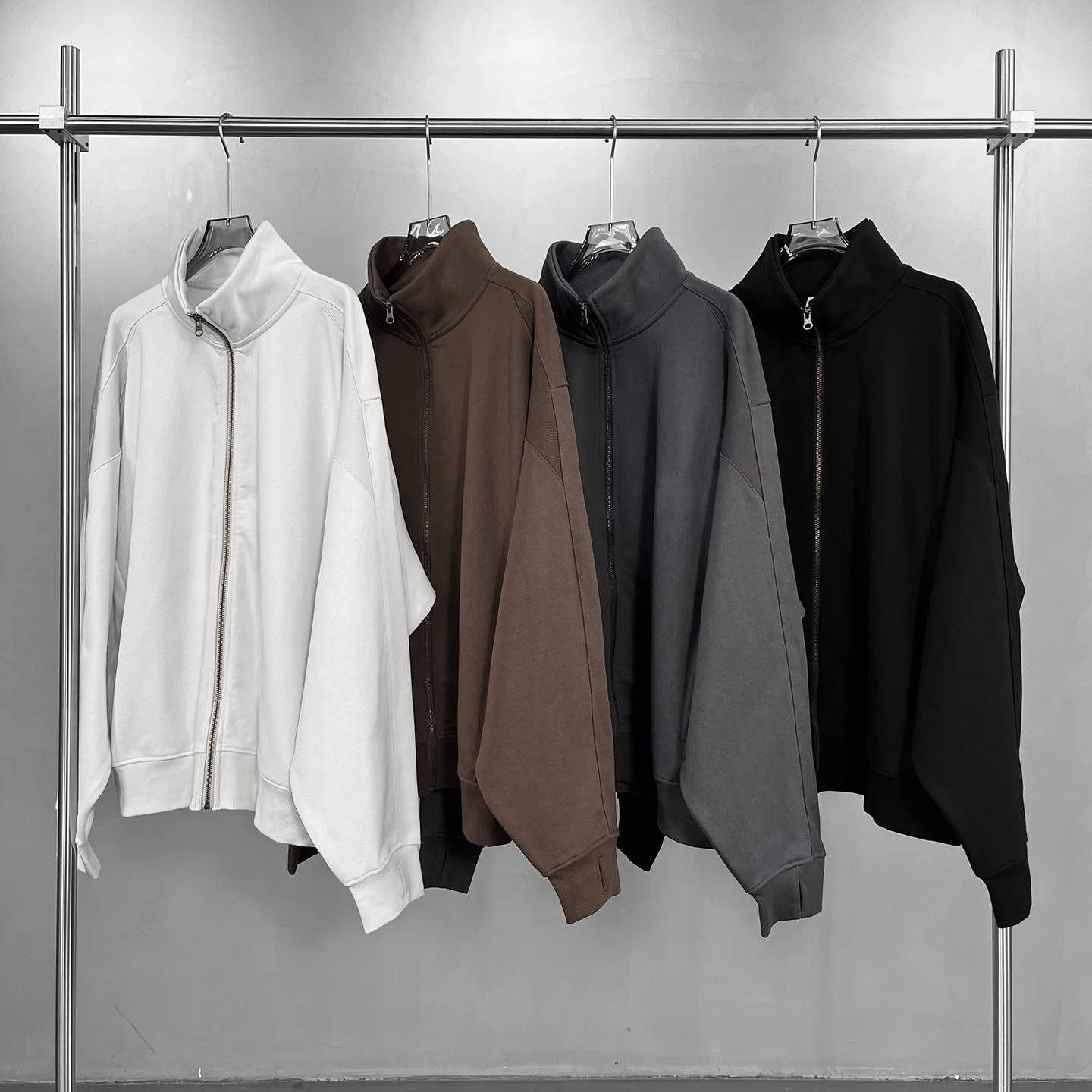 Oversize American Pure Color Autumn Winter Patchwork Stand Collar Zipper Open Cardigan Ribbed Sleeve Mouth Men's Loose Outerwear
Oversize American Pure Color Autumn Winter Patchwork Stand Collar Zipper Open Cardigan Ribbed Sleeve Mouth Men's Loose Outerwear