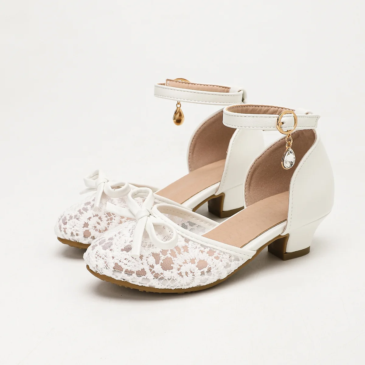 Girls White High Heels Princess Hollow Embroidery Mesh Sandals Kids Stage Performance Dress Shoes for Special Occasion
Girls White High Heels Princess Hollow Embroidery Mesh Sandals Kids Stage Performance Dress Shoes for Special Occasion