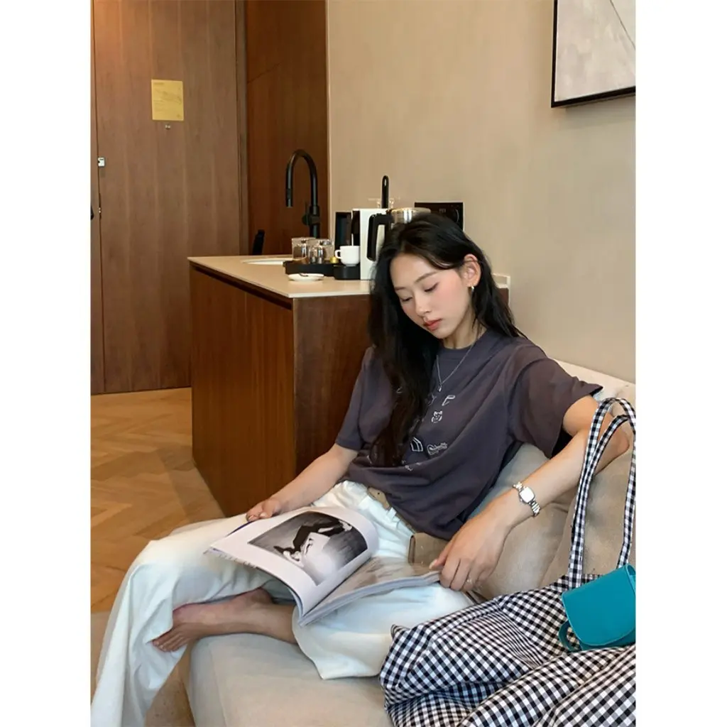 Женская хлопковая футболка с круглым вырезом и короткими рукавами, простой узор с вышивкой, свободный крой, летний художественный свежий стиль
Женская хлопковая футболка с круглым вырезом и короткими рукавами, простой узор с вышивкой, свободный крой, летний художественный свежий стиль