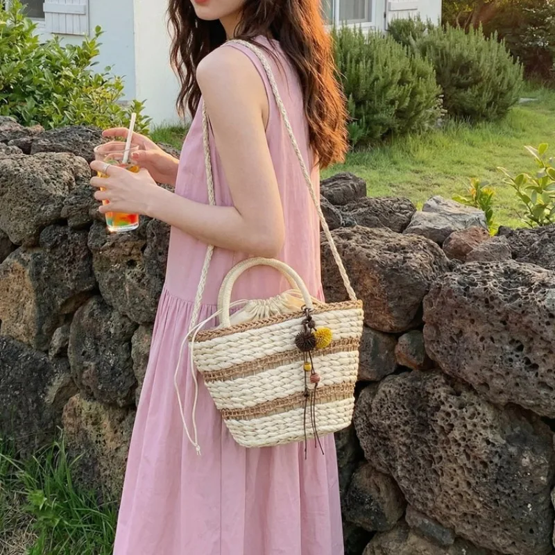 Summer Casual Fashion Straw Bucket Handbag for Women String Large Capacity Shoulder Bags 2026 New Vacation Simple Crossbody Bag
Summer Casual Fashion Straw Bucket Handbag for Women String Large Capacity Shoulder Bags 2026 New Vacation Simple Crossbody Bag