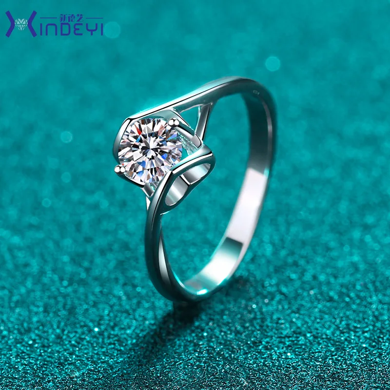 0.5/1CT Moissanite Engagement Ring for Women S925 Pure Silver Angel Kiss Laboratory Certified Diamond Wedding Jewelry
0.5/1CT Moissanite Engagement Ring for Women S925 Pure Silver Angel Kiss Laboratory Certified Diamond Wedding Jewelry