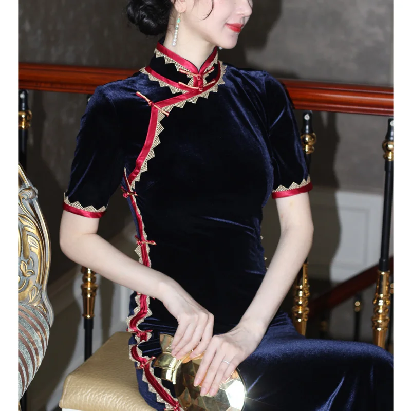 Элегантное однотонное бархатное платье-ципао в стиле ретро с низким разрезом и коротким рукавом для молодых мам
Элегантное однотонное бархатное платье-ципао в стиле ретро с низким разрезом и коротким рукавом для молодых мам