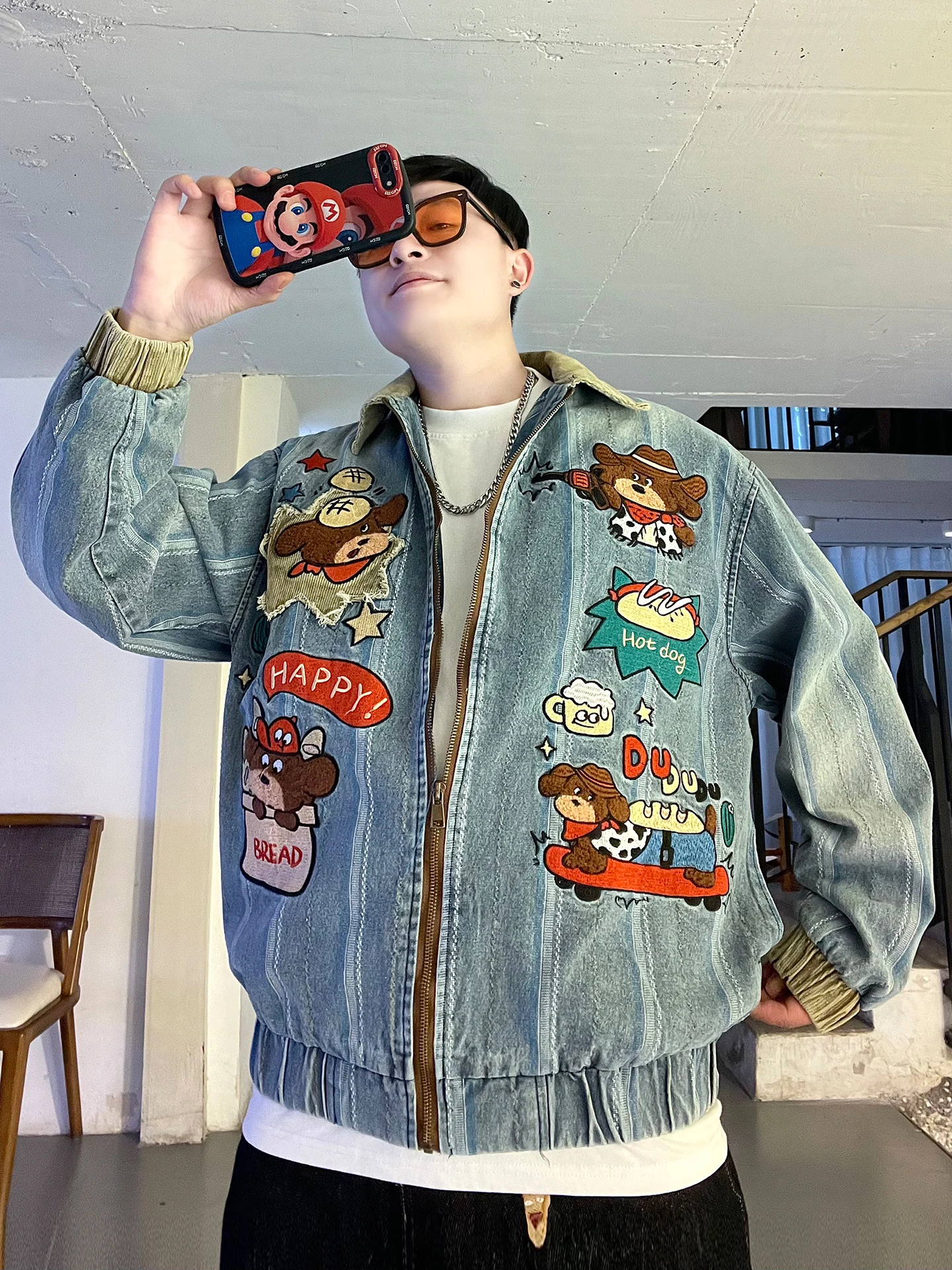 Мужская джинсовая куртка свободного кроя с вышивкой мультяшной собаки, отложным воротником, в стиле ретро, американский стиль, для пар, модная верхняя одежда
Мужская джинсовая куртка свободного кроя с вышивкой мультяшной собаки, отложным воротником, в стиле ретро, американский стиль, для пар, модная верхняя одежда