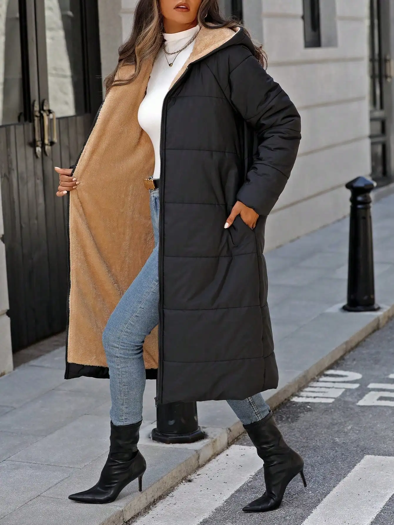 Women's Long Puffer Coat with Faux Fur Lining and Hooded Zip-Up Design for Winter
Women's Long Puffer Coat with Faux Fur Lining and Hooded Zip-Up Design for Winter