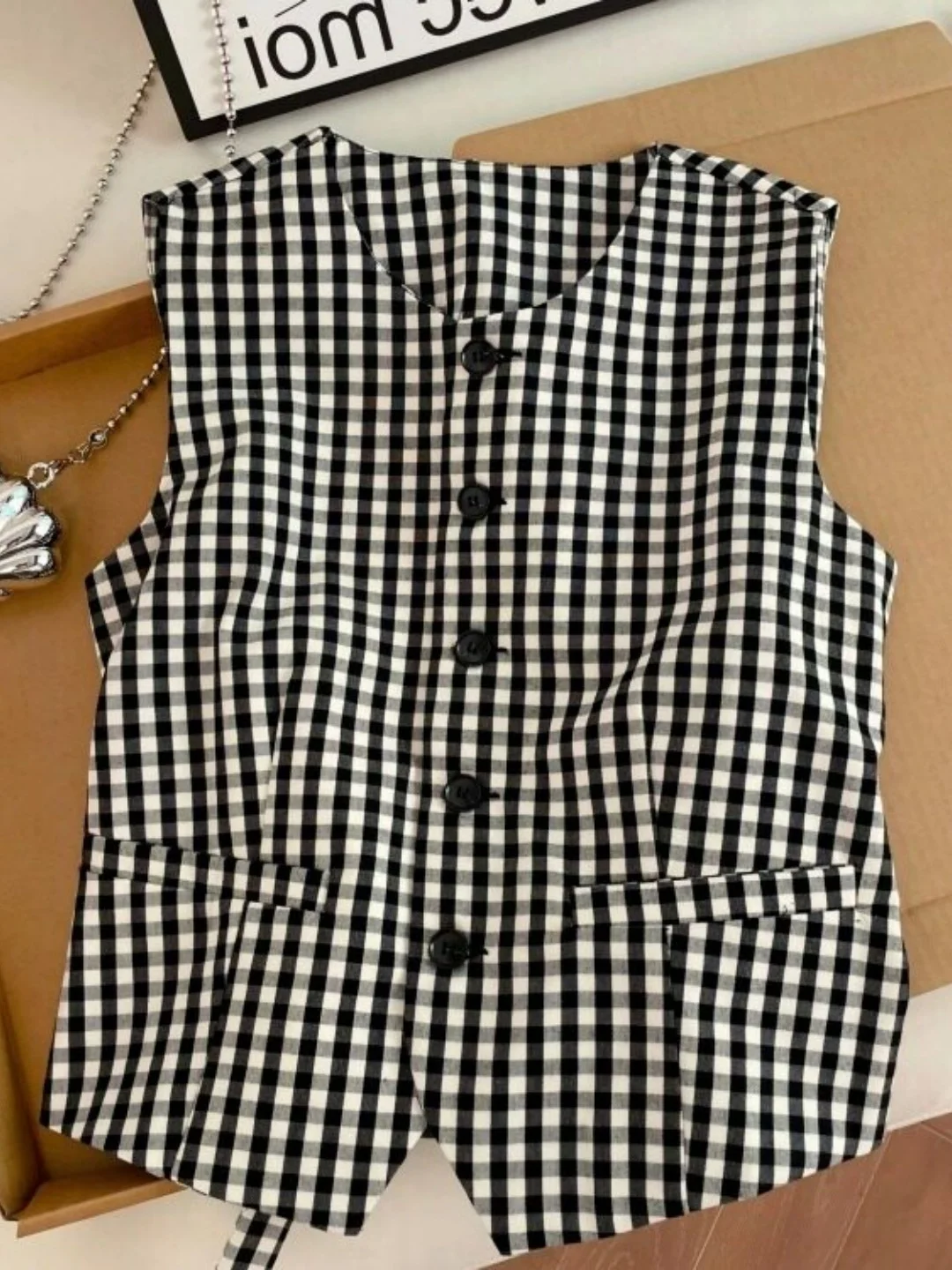 Korean Style Elegant Plaid Vest Cardigan Women's Summer New Design Slim Fit Sleeveless Back Rope Tied Top Casual Wear
Korean Style Elegant Plaid Vest Cardigan Women's Summer New Design Slim Fit Sleeveless Back Rope Tied Top Casual Wear