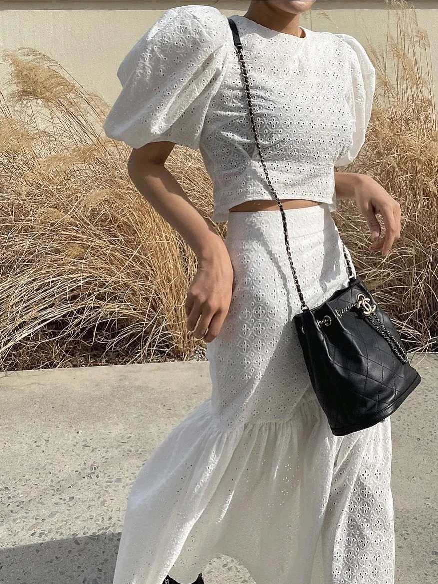 Embroidered Flower Bubble Sleeve Shirt Women's round Neck Slim Fit Hollow out Anti-Aging Bodycon Long Skirt Fashionable Set
Embroidered Flower Bubble Sleeve Shirt Women's round Neck Slim Fit Hollow out Anti-Aging Bodycon Long Skirt Fashionable Set