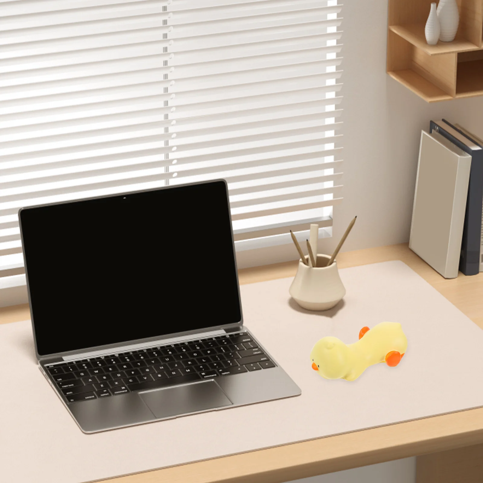 Wrist Rest for Mouse Pad Ergonomic Support Cushion High Density Foam Desktop Hand Rest Ideal for Office Home Gaming Use
Wrist Rest for Mouse Pad Ergonomic Support Cushion High Density Foam Desktop Hand Rest Ideal for Office Home Gaming Use