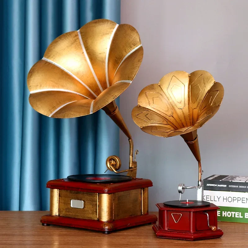 Retro old-fashioned big horn phonograph model ornament vinyl record player creative home soft decoration photography props
Retro old-fashioned big horn phonograph model ornament vinyl record player creative home soft decoration photography props