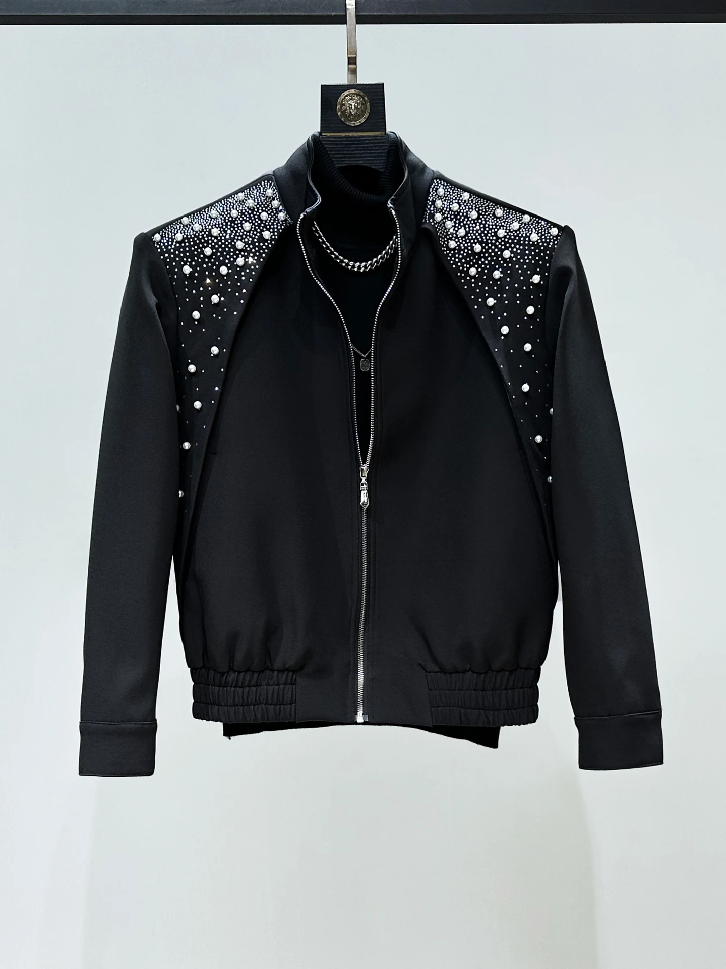 Heavy-Du Sequin ort Jaet Men's Autumn Splicing Hotfix Diamond Luxury oulder Pad Zipper Jaet Youth Trend Loose Fit
Heavy-Du Sequin ort Jaet Men's Autumn Splicing Hotfix Diamond Luxury oulder Pad Zipper Jaet Youth Trend Loose Fit