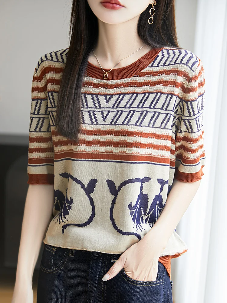 2025 Summer Retro Jacquard Knit T-shirt Women Pullover Tops Short Sleeve Round Neck Fashion Ladies Chic Female Knitwear Tees
2025 Summer Retro Jacquard Knit T-shirt Women Pullover Tops Short Sleeve Round Neck Fashion Ladies Chic Female Knitwear Tees