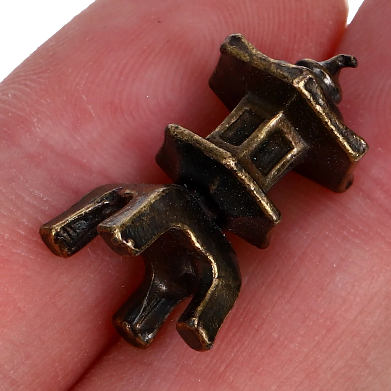 Japanese Pagoda Lantern Statue Outdoor Garden Decor Mini Zen Alloy Metal Ornament Copper Pagoda Micro Landscape Pavilion Garden
Japanese Pagoda Lantern Statue Outdoor Garden Decor Mini Zen Alloy Metal Ornament Copper Pagoda Micro Landscape Pavilion Garden