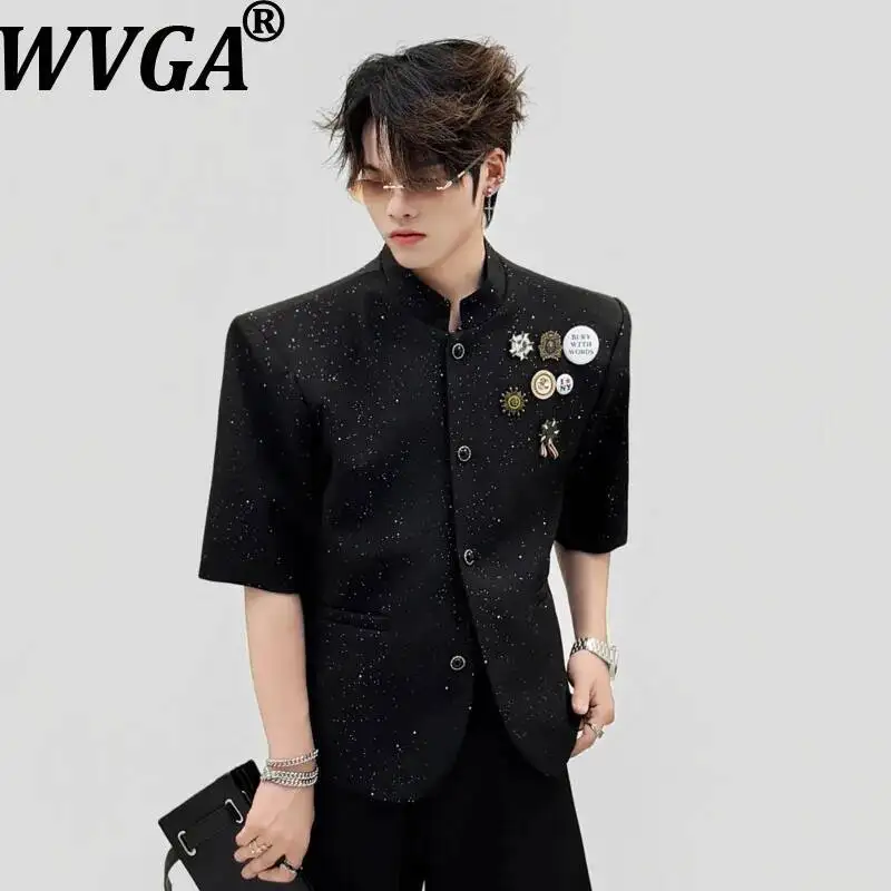WVGA Spring Summer New Men's Stand Collar Short Sleeved Blazer Sequins Starry Pattern Brooch Decoration Niche Jackets Ins W24586
WVGA Spring Summer New Men's Stand Collar Short Sleeved Blazer Sequins Starry Pattern Brooch Decoration Niche Jackets Ins W24586