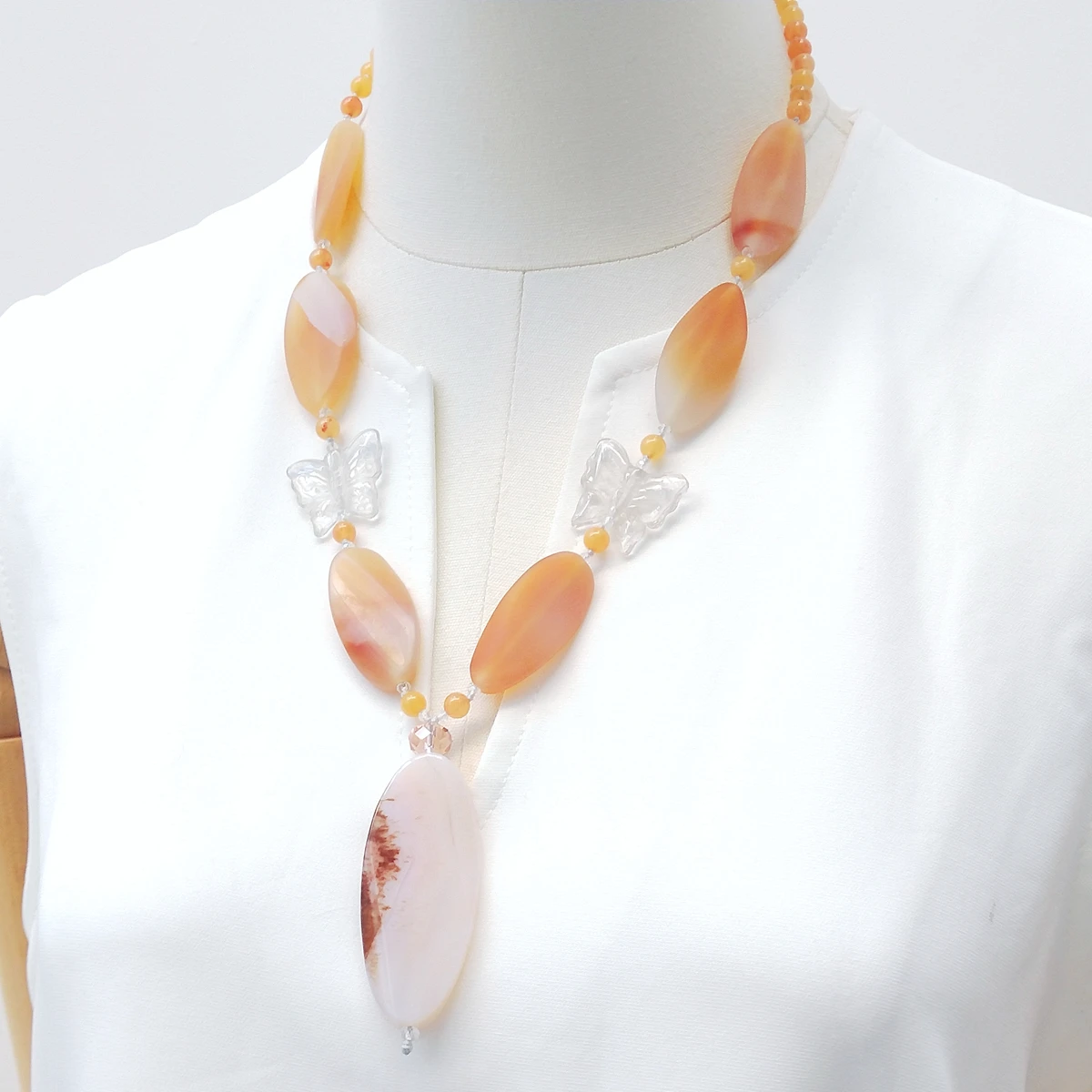 Lii Ji Orange Color Necklace 58cm Natural Agate Stone Crystal Quartz Beautfly Women Necklace Jewelry Gift
Lii Ji Orange Color Necklace 58cm Natural Agate Stone Crystal Quartz Beautfly Women Necklace Jewelry Gift