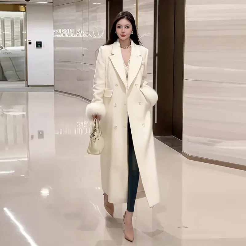 High-End Exquisite Woolen Coat Women Winter 2025 Featuring Double-Breasted Woolen Sleeves Mid-Length Elegant Overcoat Female
High-End Exquisite Woolen Coat Women Winter 2025 Featuring Double-Breasted Woolen Sleeves Mid-Length Elegant Overcoat Female