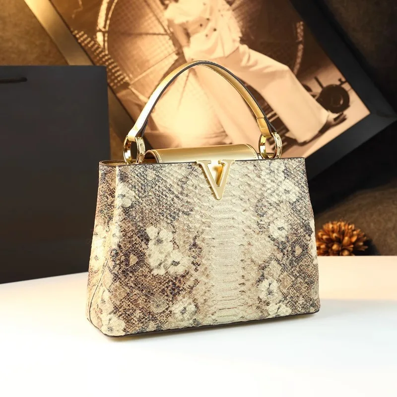 Elegant Minimalist Diaper Bags For Women Simple Trendy Leather Handbag Vintage Designer Fashionable Large Capacity
Elegant Minimalist Diaper Bags For Women Simple Trendy Leather Handbag Vintage Designer Fashionable Large Capacity