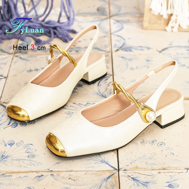 2025 New Beige Middle Heels 3cm Women's Shoes Thick Heels Rear Empty Rear Strap Sandals Square Head Ladies Pumps Wedding Shoes
2025 New Beige Middle Heels 3cm Women's Shoes Thick Heels Rear Empty Rear Strap Sandals Square Head Ladies Pumps Wedding Shoes