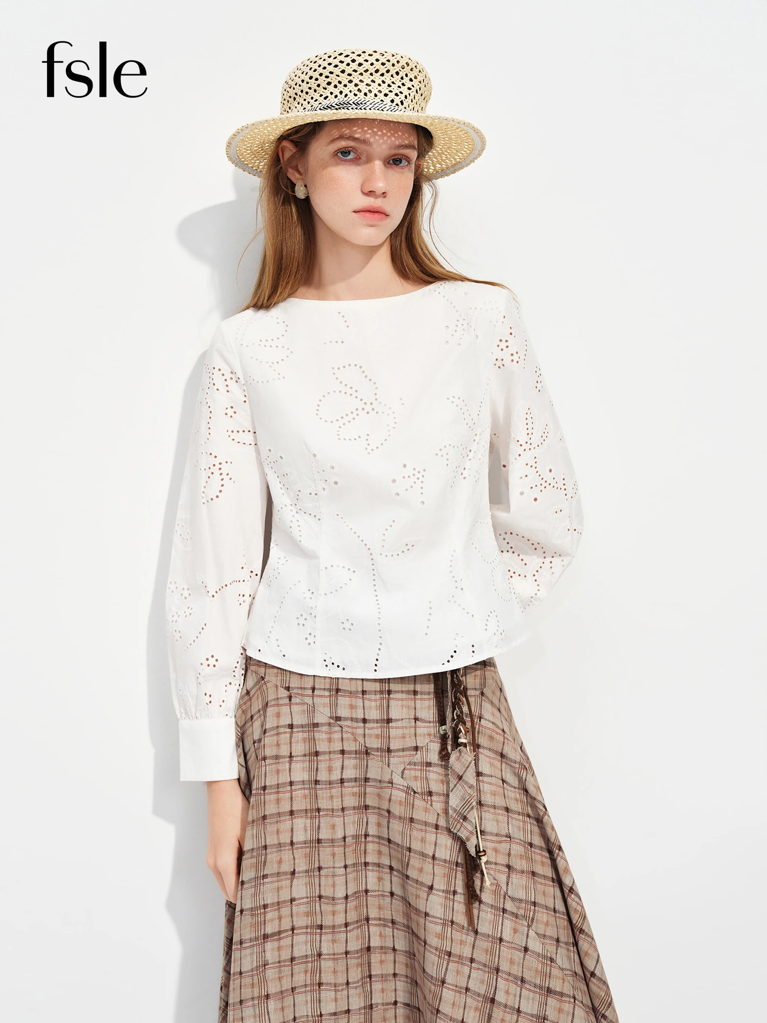 FSLE 2026 Spring Women‘s White Lace Long Sleeve Blouse Cut Out Cloud Pattern Design Elegant Shirt Coastal Grandma Style Top
FSLE 2026 Spring Women‘s White Lace Long Sleeve Blouse Cut Out Cloud Pattern Design Elegant Shirt Coastal Grandma Style Top