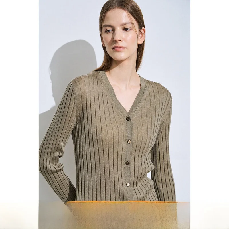 Удобный вязаный кардиган с V-образным вырезом, эластичный, универсальный, мягкий, с длинными рукавами, на пуговицах, женский, в корейском стиле
Удобный вязаный кардиган с V-образным вырезом, эластичный, универсальный, мягкий, с длинными рукавами, на пуговицах, женский, в корейском стиле