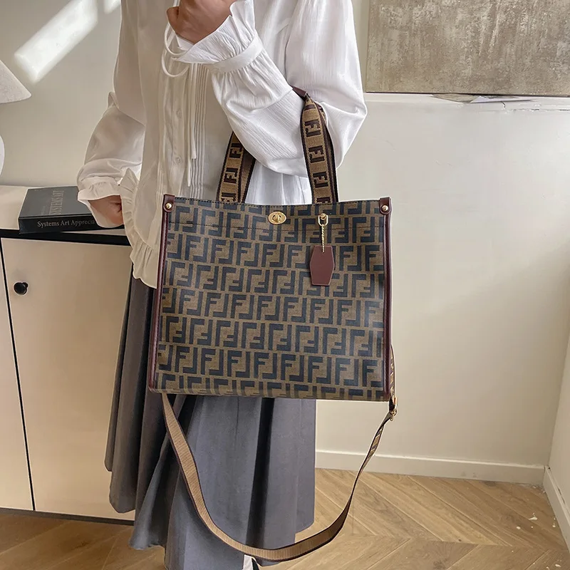 Fashion Handheld Bucket 2025 - Women's Retro Style, Large Capacity Shoulder Crossbody Bag
Fashion Handheld Bucket 2025 - Women's Retro Style, Large Capacity Shoulder Crossbody Bag