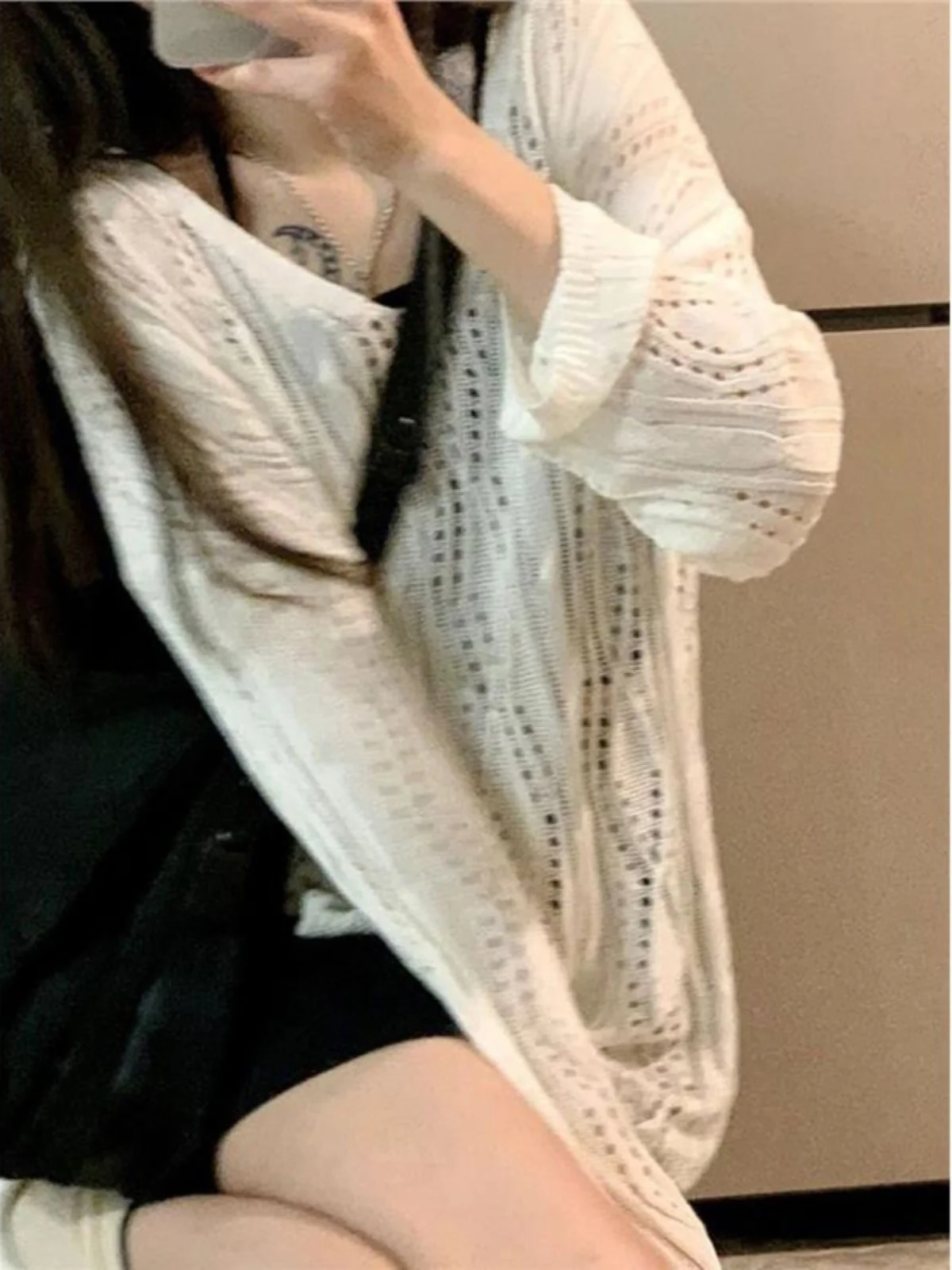 Women's Hollow out Knitted Sweater Summer Thin Lazy Sle Outer Design Sensation Cover Deep V-ne Bal Hole Top
Women's Hollow out Knitted Sweater Summer Thin Lazy Sle Outer Design Sensation Cover Deep V-ne Bal Hole Top