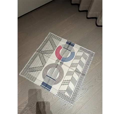 Luxury Silk Twill Scarf 65CM Double Faced Print Shawls Scarves Head Bag Decoration Christmas Gift Clothing Hair Accessories
Luxury Silk Twill Scarf 65CM Double Faced Print Shawls Scarves Head Bag Decoration Christmas Gift Clothing Hair Accessories