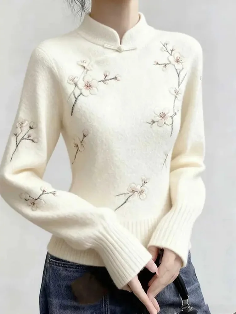New Chinese Style Plum Blossom Embroidery Knitwear Stand Collar Slim Fit Women's Base Layer Shirt Casual Style Winter Thickened
New Chinese Style Plum Blossom Embroidery Knitwear Stand Collar Slim Fit Women's Base Layer Shirt Casual Style Winter Thickened