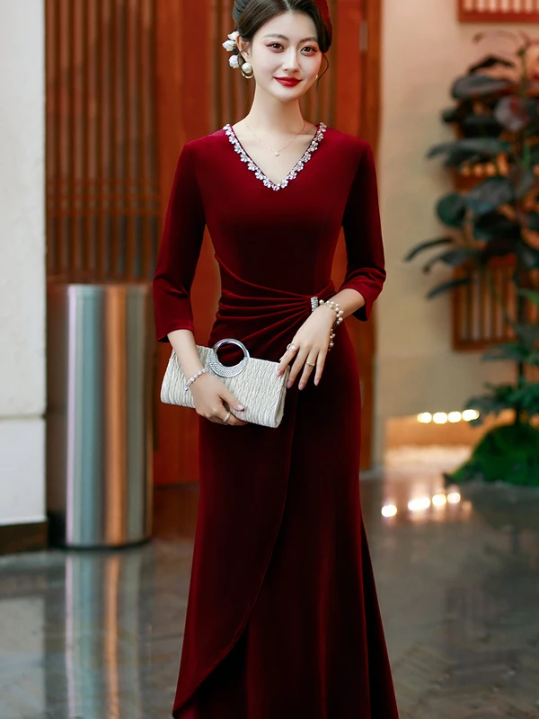 Elegant Velvet Evening Gown for Wedding Banquet Young Style Bride Mommy of the Bride High Quality Mid-Length Fashionable Loos...
Elegant Velvet Evening Gown for Wedding Banquet Young Style Bride Mommy of the Bride High Quality Mid-Length Fashionable Loos...