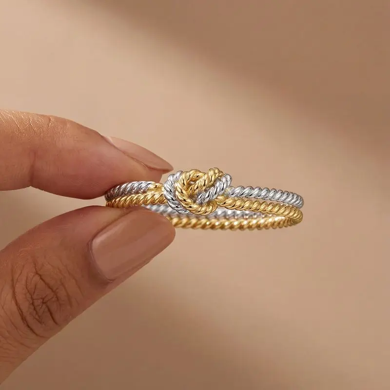 Trendy Geometric Rope Twist Knot Cubic Zircon Ring for Women Silver Colour High Quality Female Accessories Wedding Party Jewelry
Trendy Geometric Rope Twist Knot Cubic Zircon Ring for Women Silver Colour High Quality Female Accessories Wedding Party Jewelry