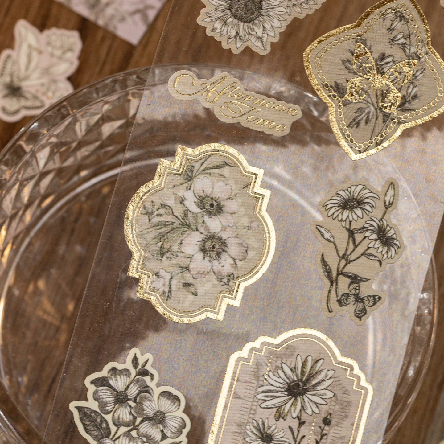 Flowers and Old Scenery Series Vintage Plant Floral Landscape Material Collage Sticker Creative DIY Journal Stationery
Flowers and Old Scenery Series Vintage Plant Floral Landscape Material Collage Sticker Creative DIY Journal Stationery