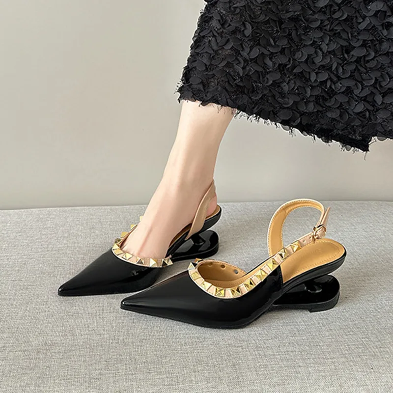Fairy-Like Style Versatile High Heels For Women New Summer Metal Rivets Stilettos Studded Single Shoes Pointed Toe Sexy Sandals
Fairy-Like Style Versatile High Heels For Women New Summer Metal Rivets Stilettos Studded Single Shoes Pointed Toe Sexy Sandals