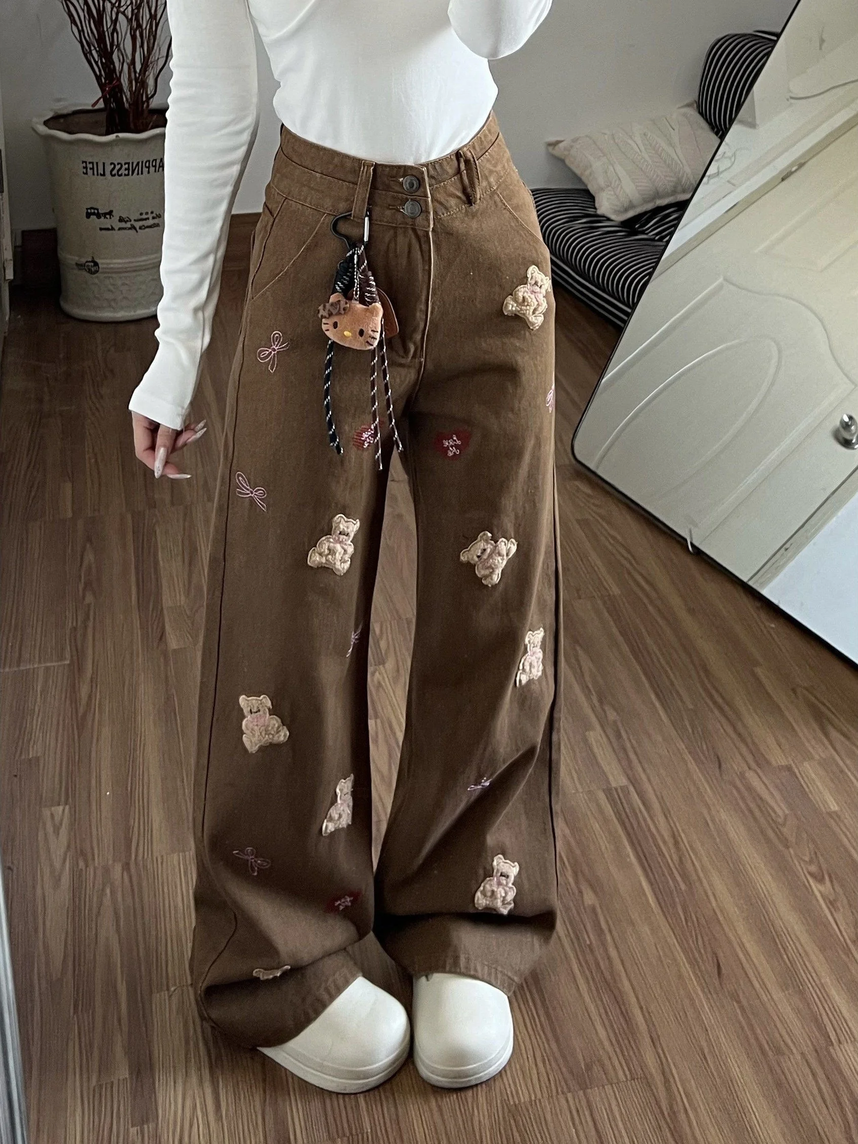 Retro Brown Bear Embroidered Loose Wide Leg Jeans Women's Autumn Winter Casual High Waist Button Closure Medium Wa Denim
Retro Brown Bear Embroidered Loose Wide Leg Jeans Women's Autumn Winter Casual High Waist Button Closure Medium Wa Denim