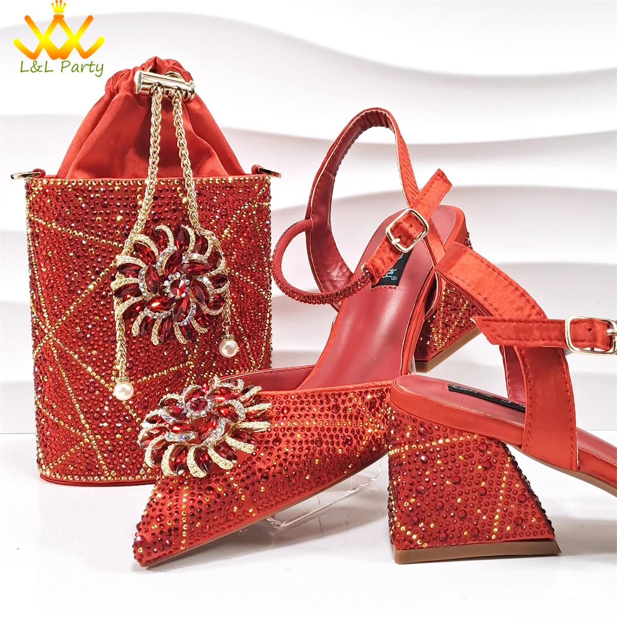 2025 New Fashion African Design Shoes and Bag Set to Match in Red Color Mature Ladies Pointed Toe Pumps for Wedding
2025 New Fashion African Design Shoes and Bag Set to Match in Red Color Mature Ladies Pointed Toe Pumps for Wedding