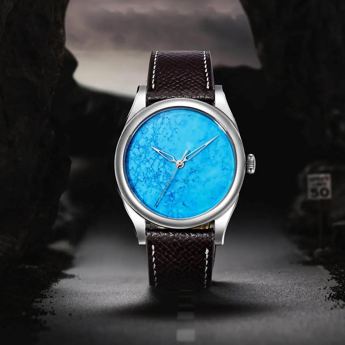 Green dial gemstone disc watch 38mm luxury men's waterproof sports watch
Green dial gemstone disc watch 38mm luxury men's waterproof sports watch
