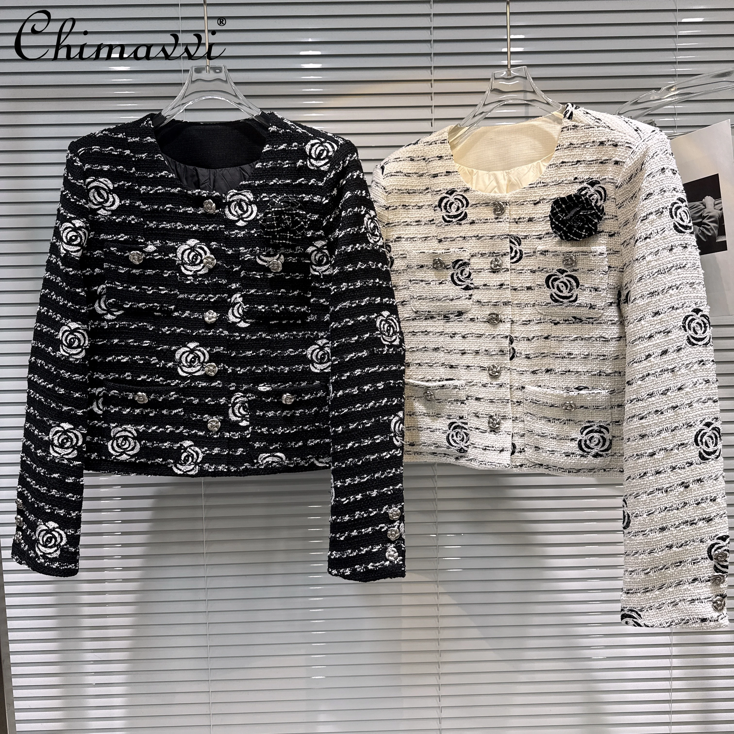 2025 зимнее французское элегантное светское пуховое пальто с цветочной вышивкой, круглым вырезом и длинными рукавами, однобортное твидовое короткое пальто для женщин
2025 зимнее французское элегантное светское пуховое пальто с цветочной вышивкой, круглым вырезом и длинными рукавами, однобортное твидовое короткое пальто для женщин