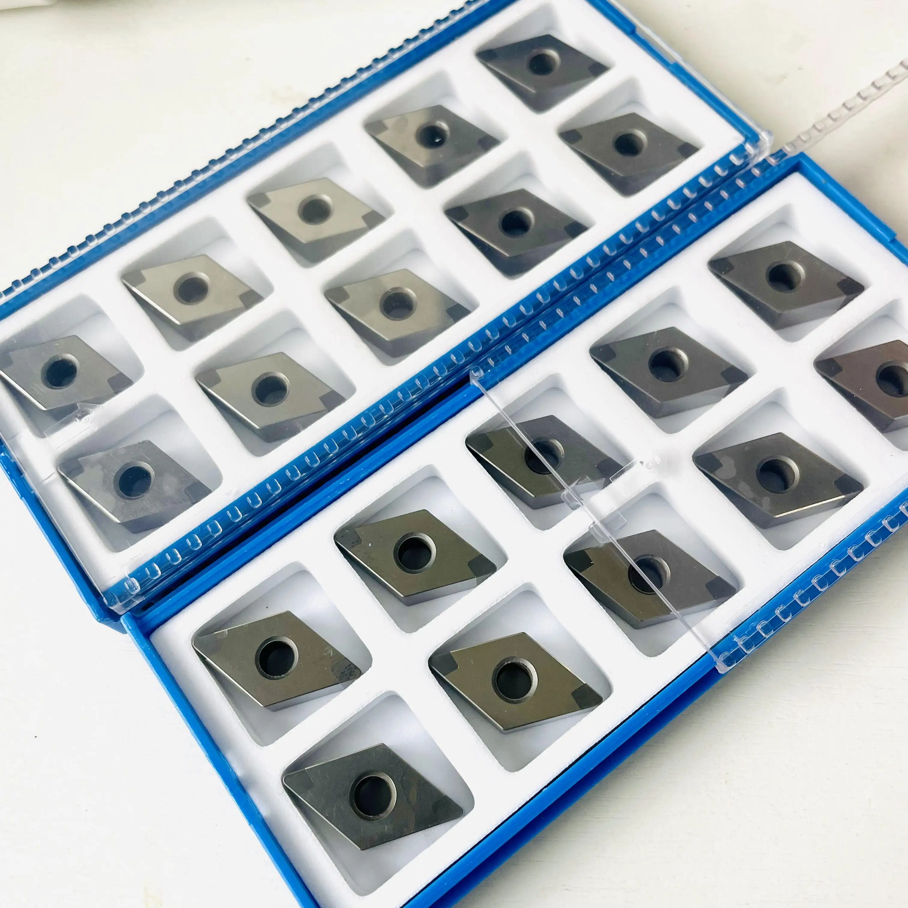 Diamond CBN Turning inserts DNMG1506 DNGA1506 for Hardened Steel metalworking
Diamond CBN Turning inserts DNMG1506 DNGA1506 for Hardened Steel metalworking