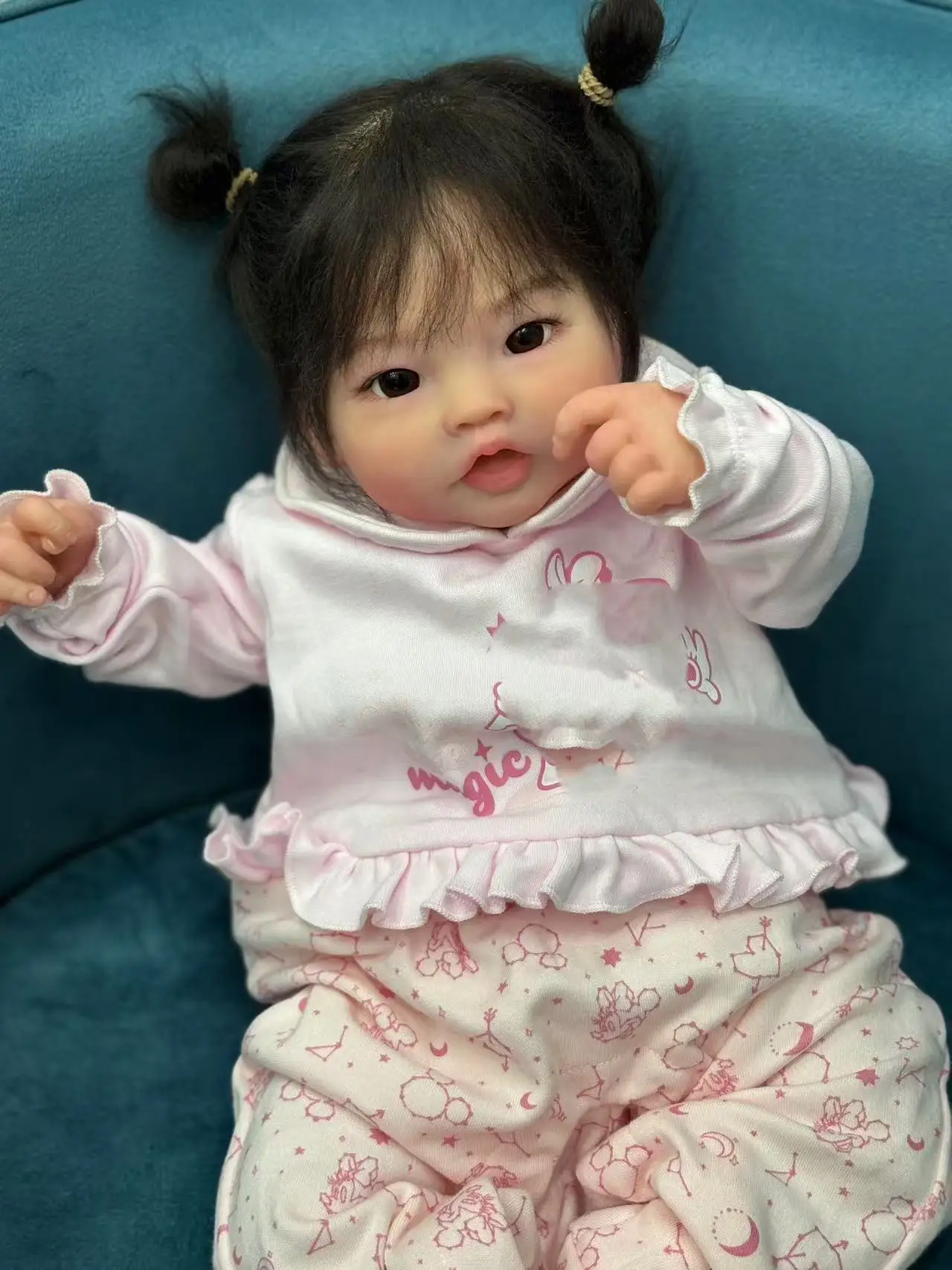 FBBD Индивидуальная ограниченная поставка, 20-дюймовая заколка Reborn Baby с укорененными волосами, уже готовая кукла с милым платьем
FBBD Индивидуальная ограниченная поставка, 20-дюймовая заколка Reborn Baby с укорененными волосами, уже готовая кукла с милым платьем