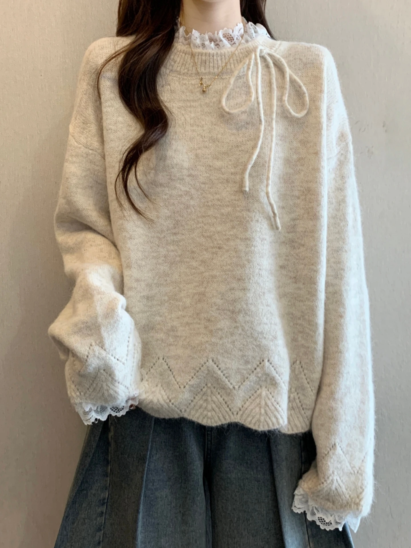 Lace Splice Knitted Base Shirt Sweater Women Spring Autumn plus Size Fat MM Slimming Small Fragrance Style Knot Top
Lace Splice Knitted Base Shirt Sweater Women Spring Autumn plus Size Fat MM Slimming Small Fragrance Style Knot Top