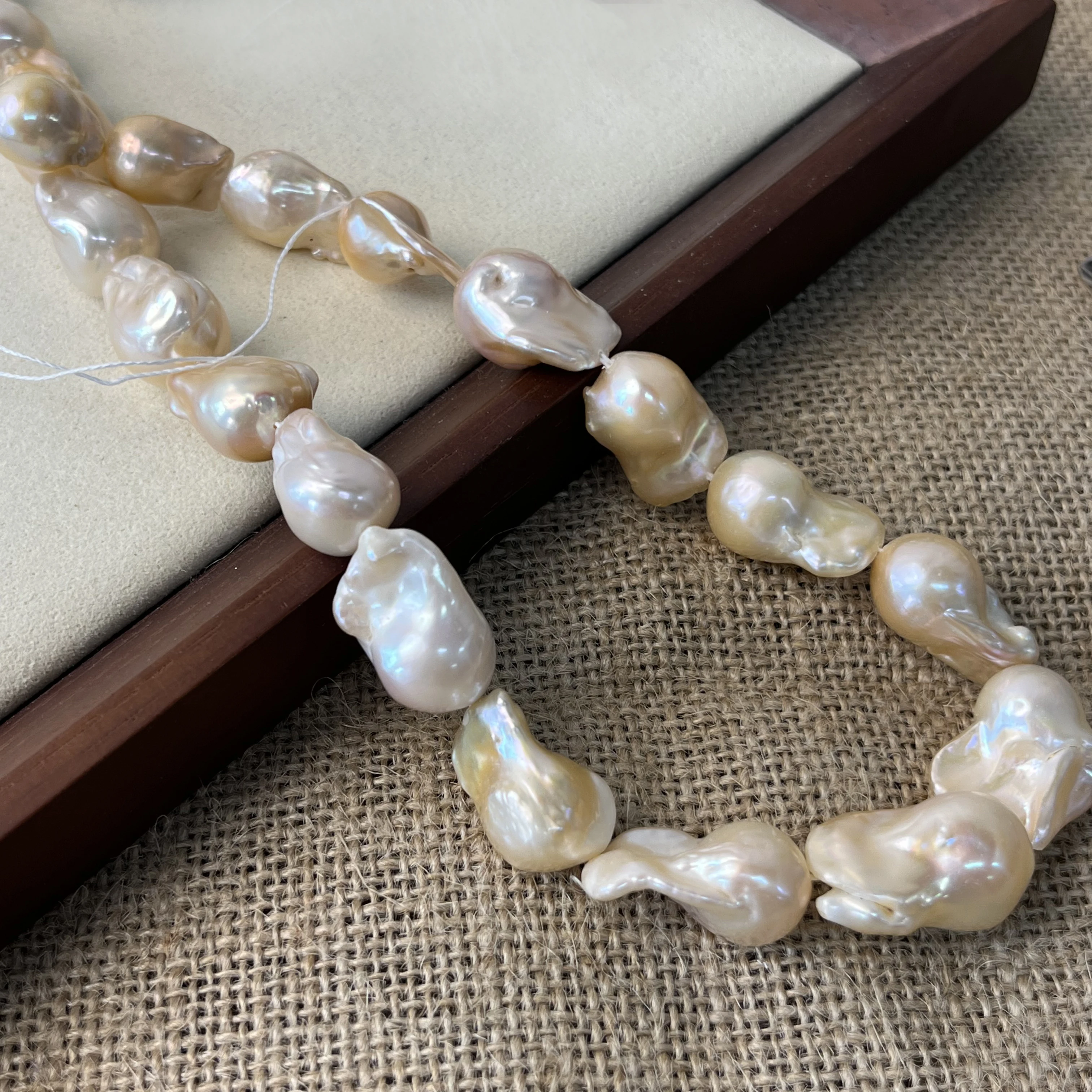 15-20mm6A Natural Freshwater Orange Fishtail Baroque Pearl Bead Jewelry MakeDIY Necklace Bracelet Accessories Gift Wedding Women
15-20mm6A Natural Freshwater Orange Fishtail Baroque Pearl Bead Jewelry MakeDIY Necklace Bracelet Accessories Gift Wedding Women